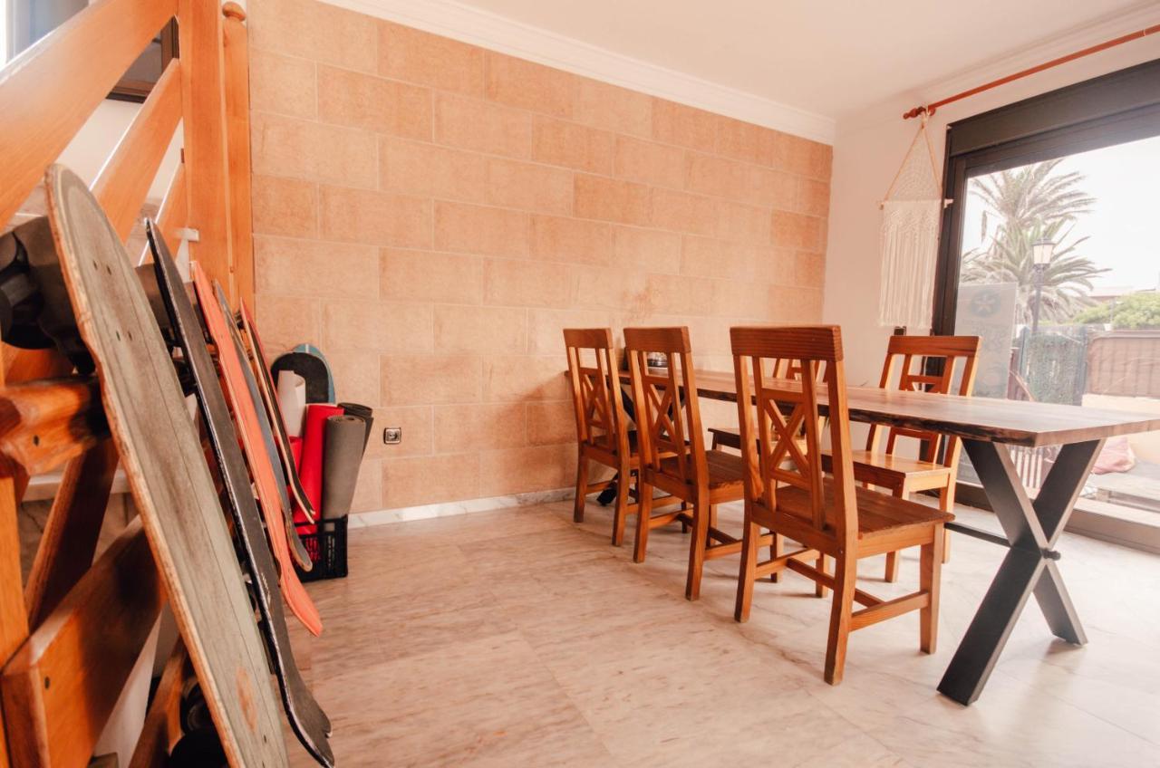 International Surf Camp Only Surf Hostel Corralejo Luaran gambar