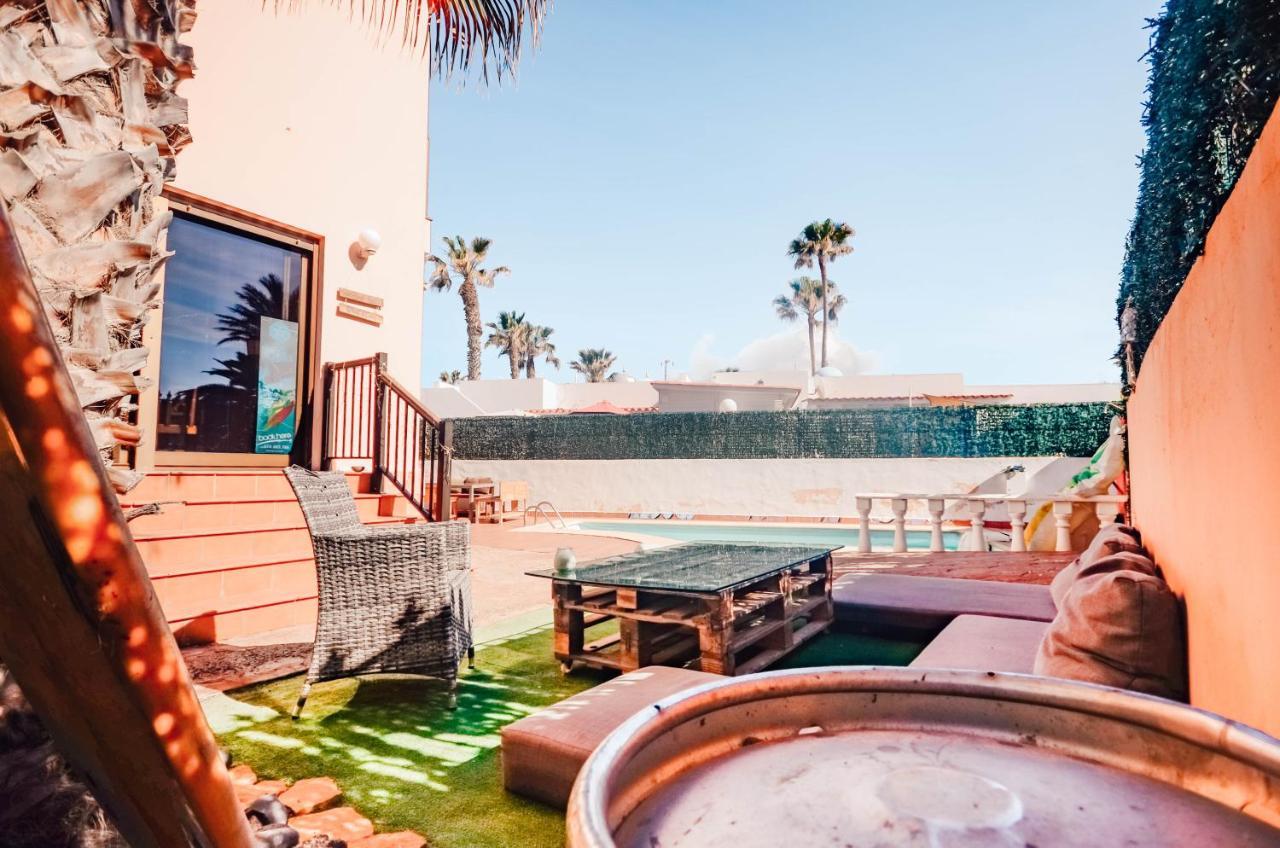 International Surf Camp Only Surf Hostel Corralejo Luaran gambar