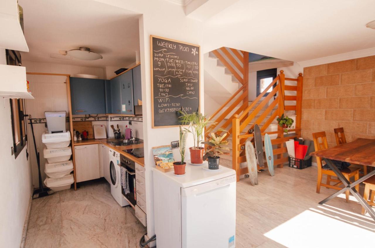 International Surf Camp Only Surf Hostel Corralejo Luaran gambar