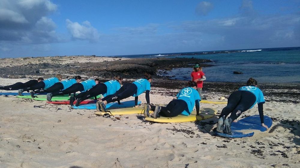 International Surf Camp Only Surf Hostel Corralejo Luaran gambar