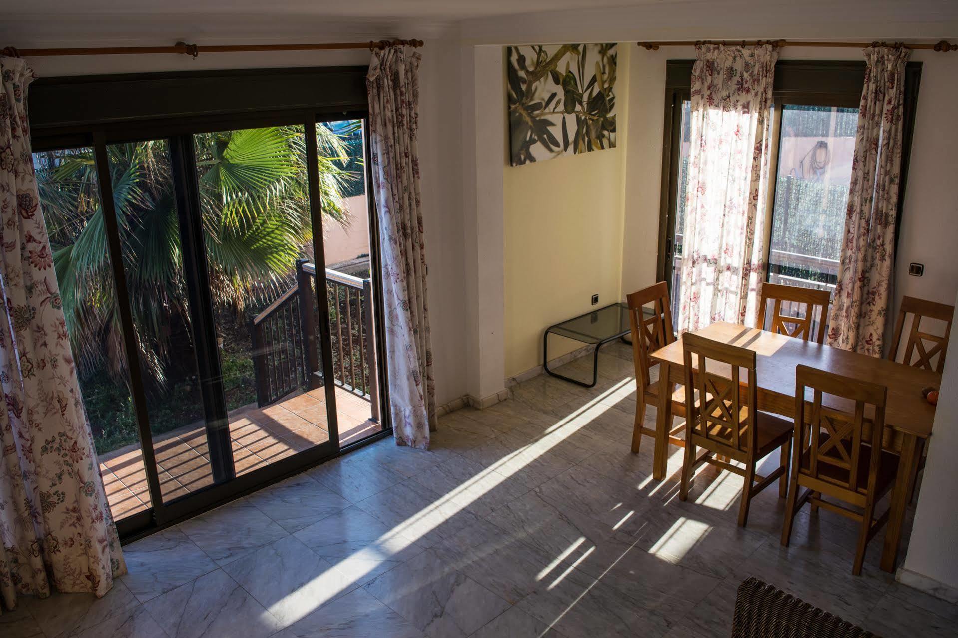 International Surf Camp Only Surf Hostel Corralejo Luaran gambar